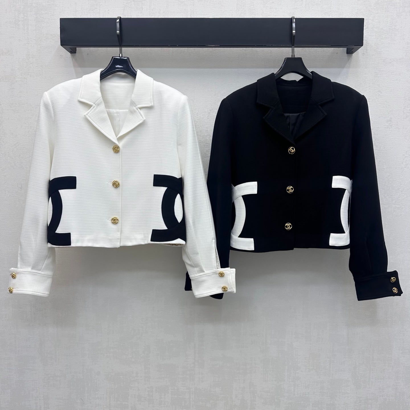 Contrast-Pocket Cropped Jacket - Black/White - View 8