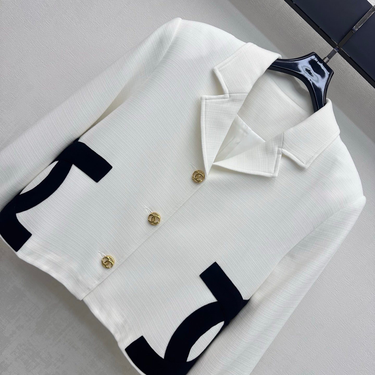 Contrast-Pocket Cropped Jacket - White/Black - View 2