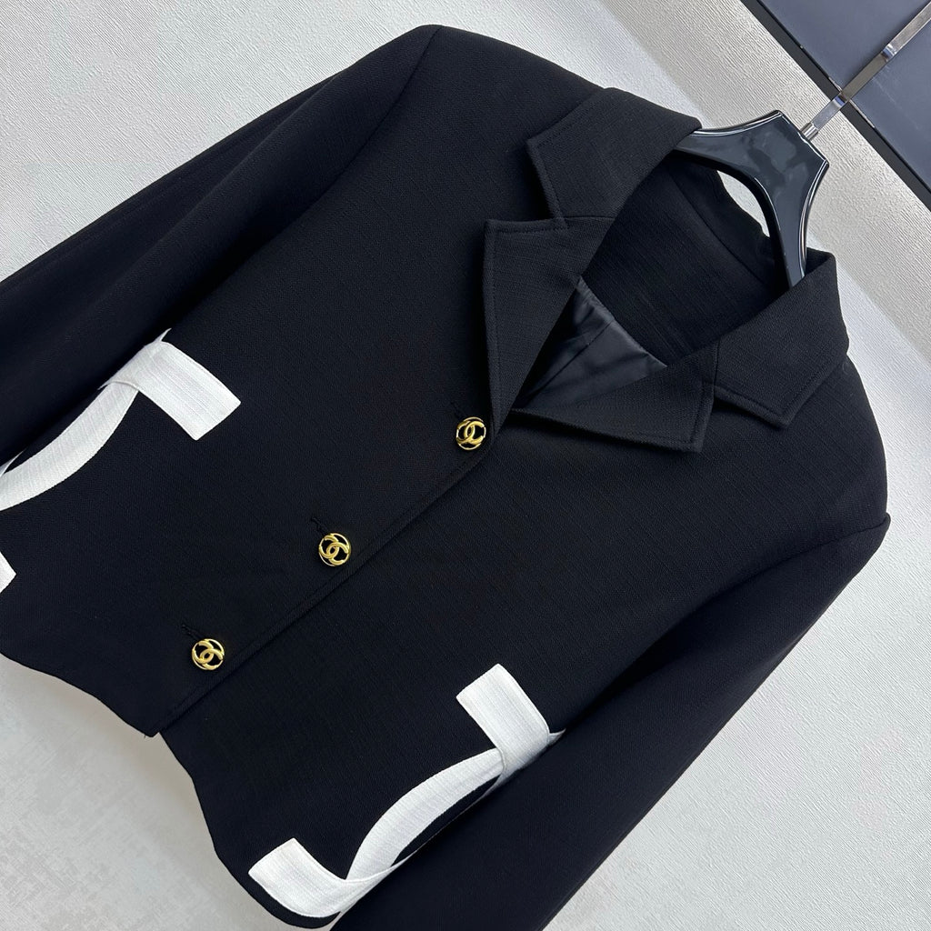 Contrast-Pocket Cropped Jacket - Black/White - View 2