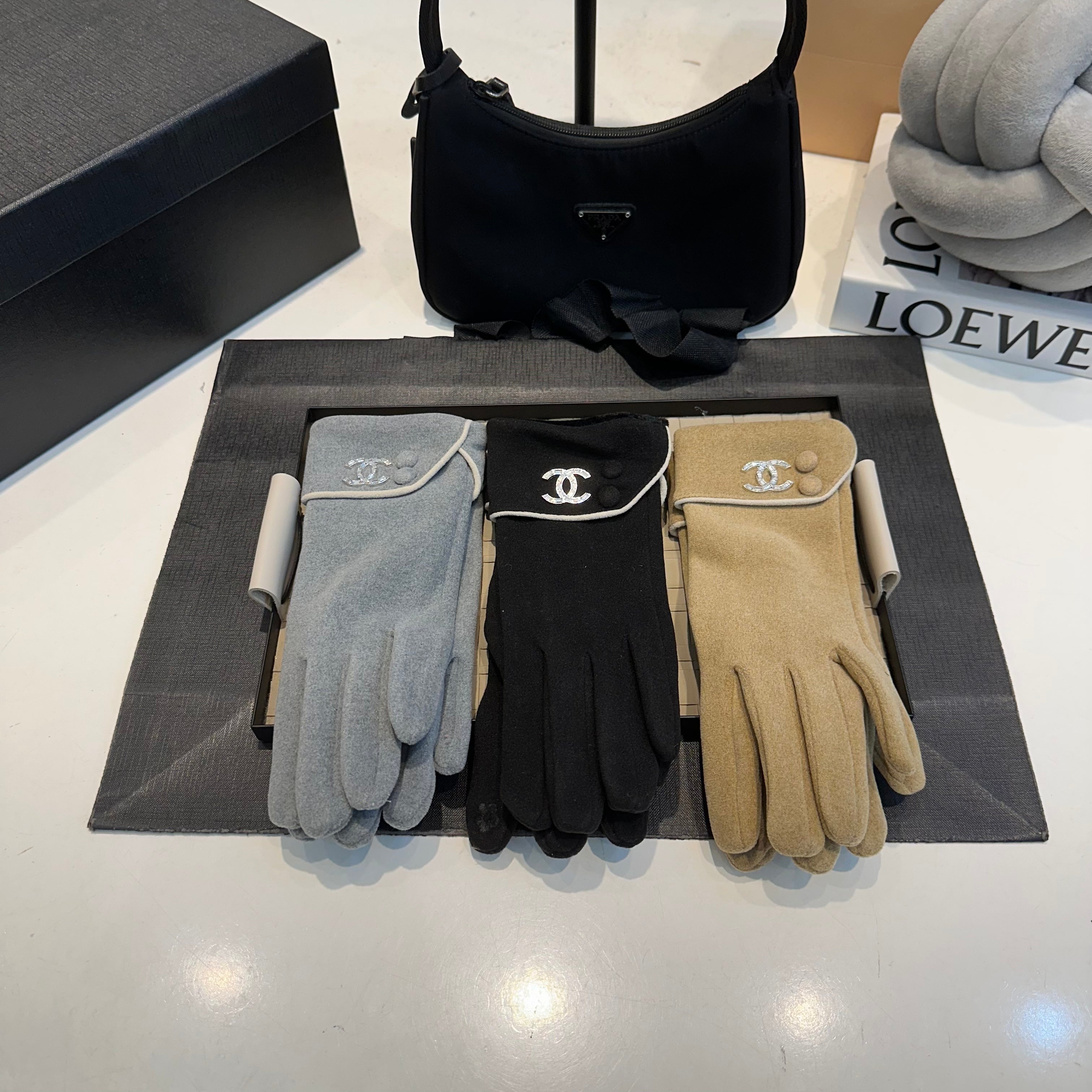 Glove