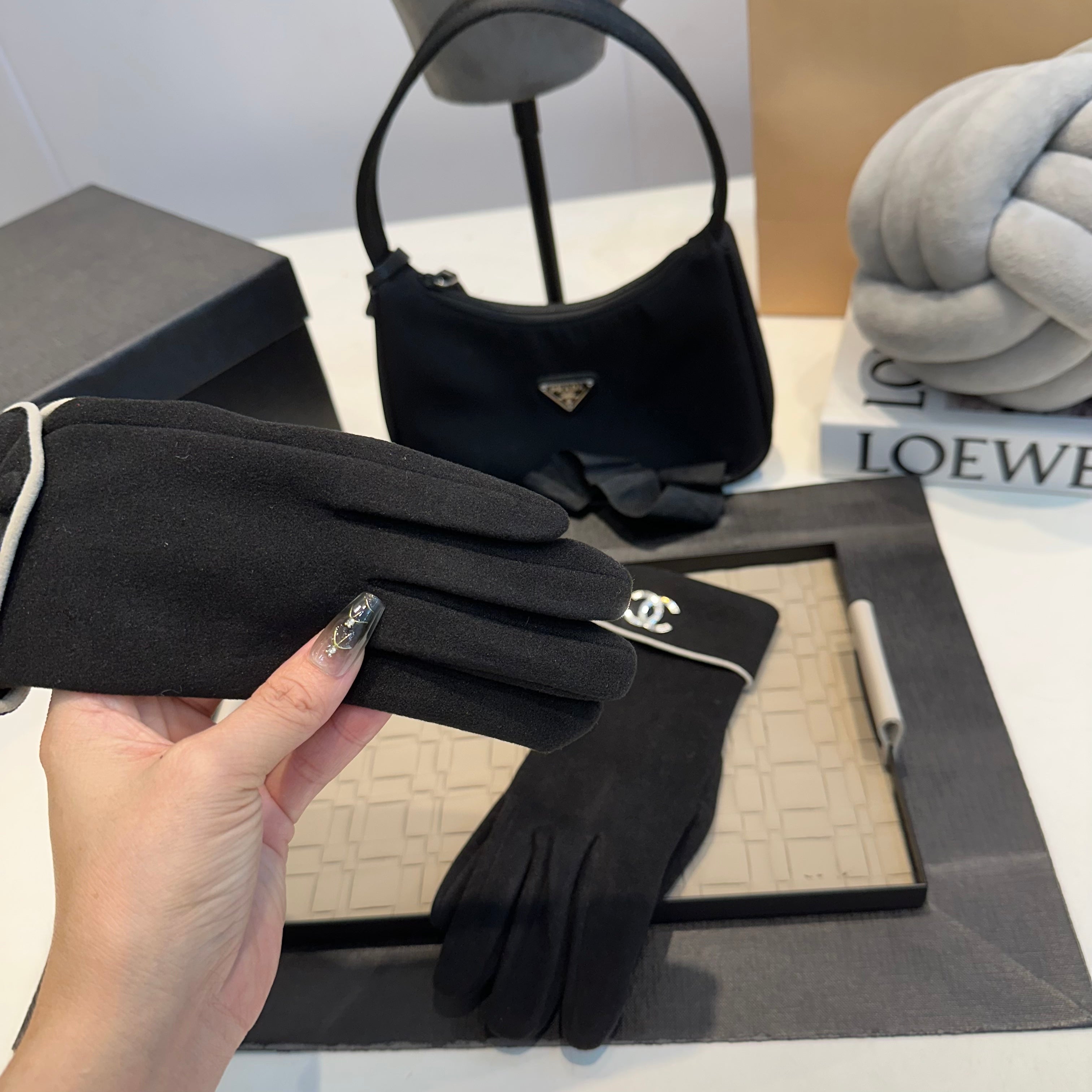 Glove