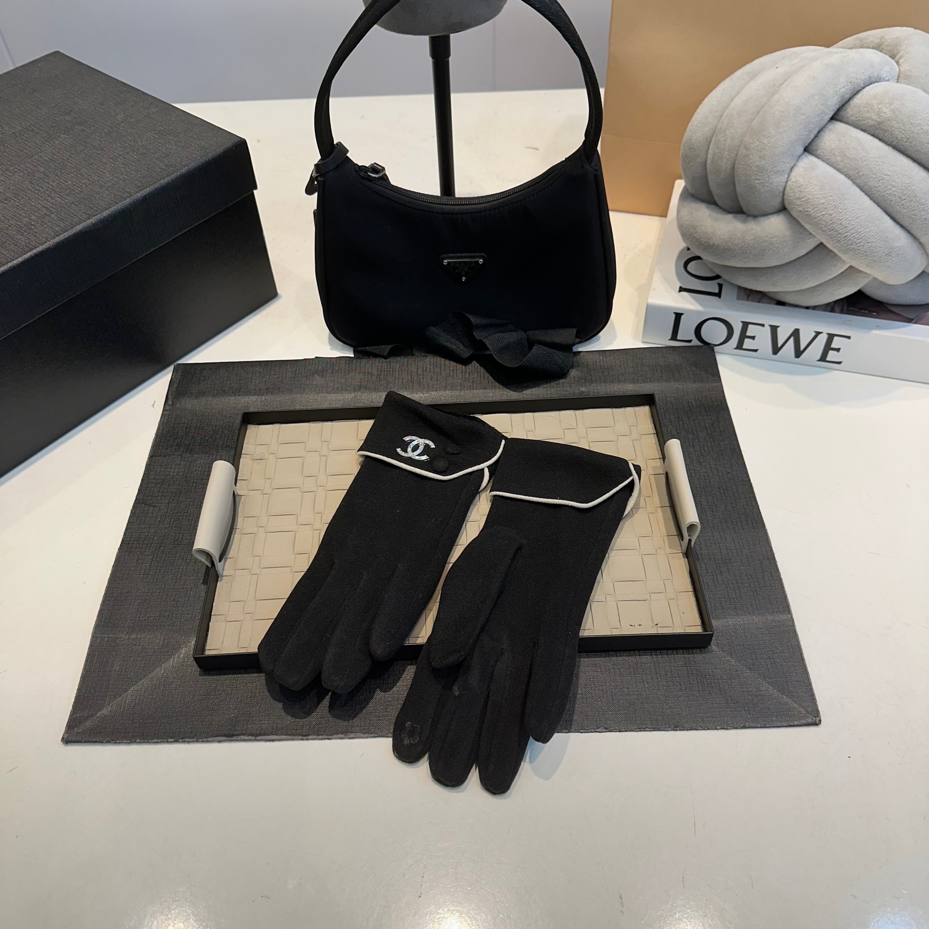 Glove