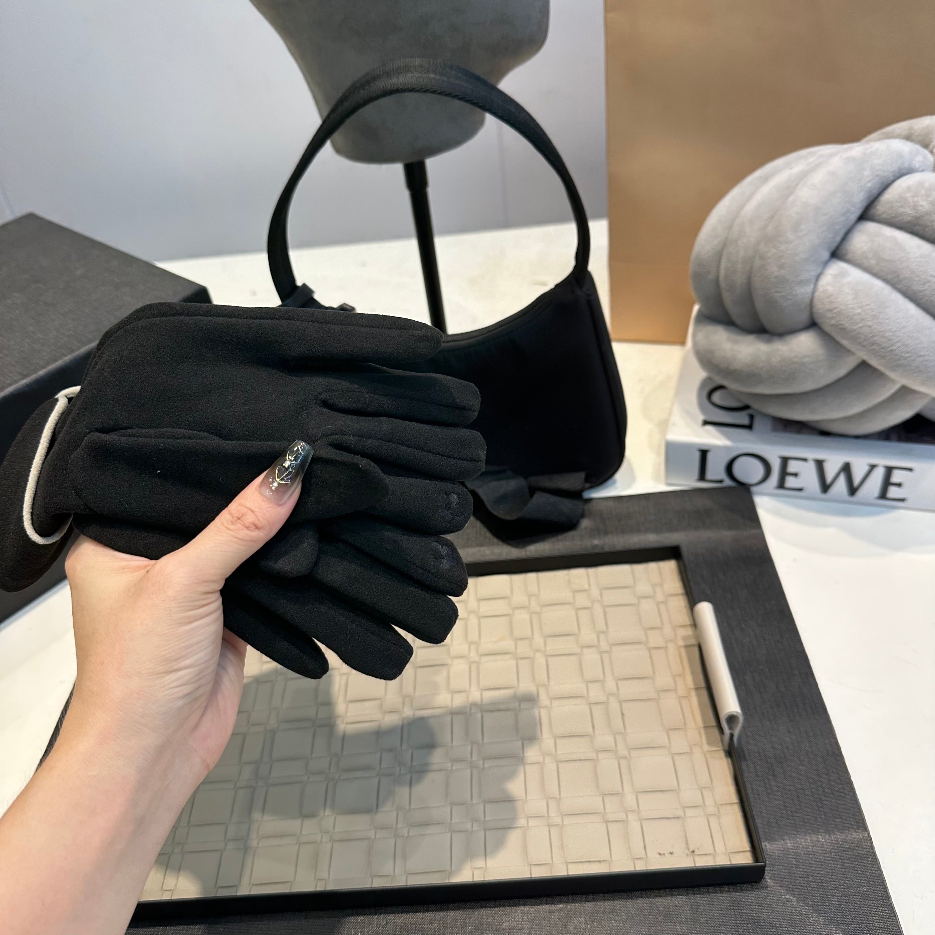 Glove