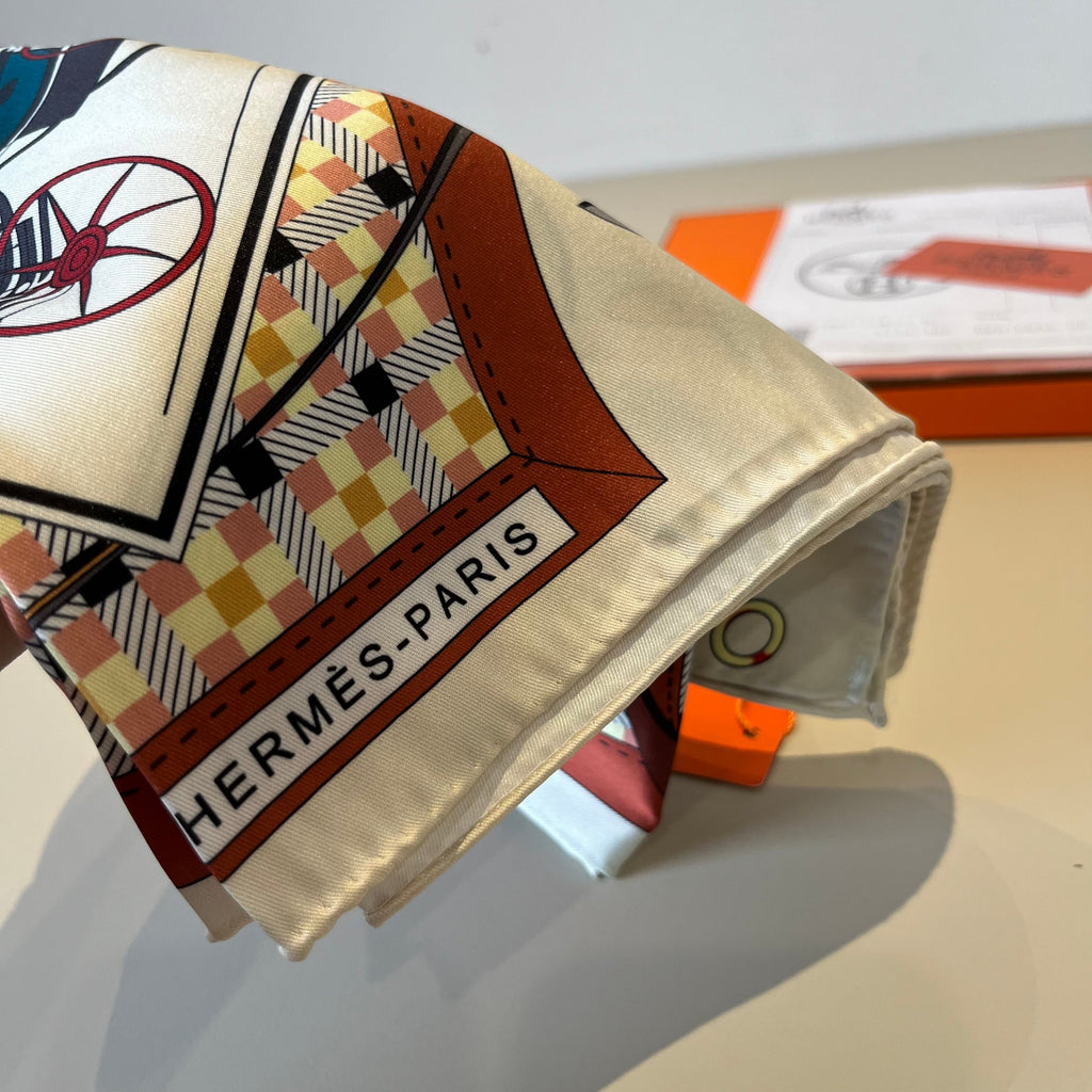 Carré 70 Les Voitures Nouvelles Scarf