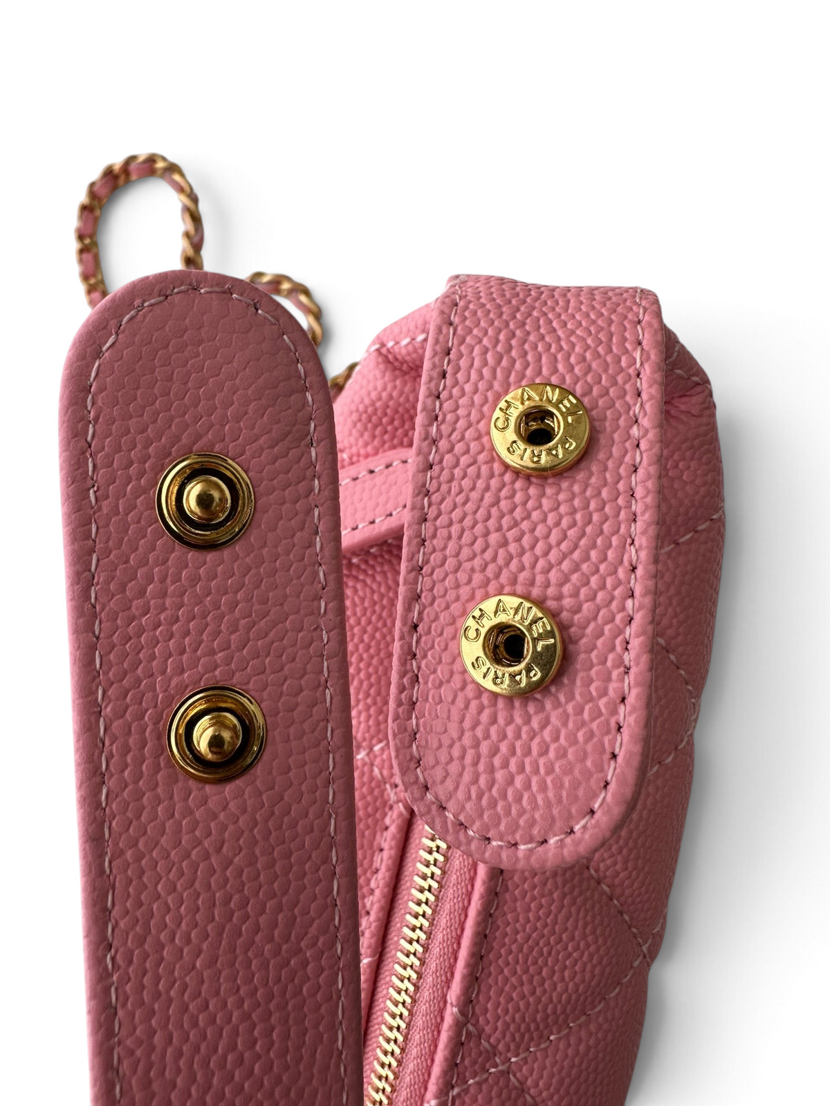 SWORD LUXURY pembe kapitone deri mini omuz çantası, altın rengi metal detaylar ve zincir askı ile.