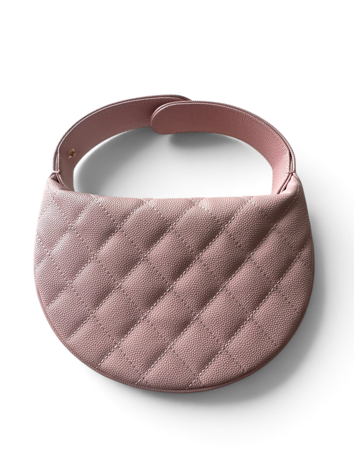 SWORD LUXURY pembe kapitone deri mini hobo çanta, kavisli silüeti ve zarif dokusuyla şık bir tasarım sunuyor.