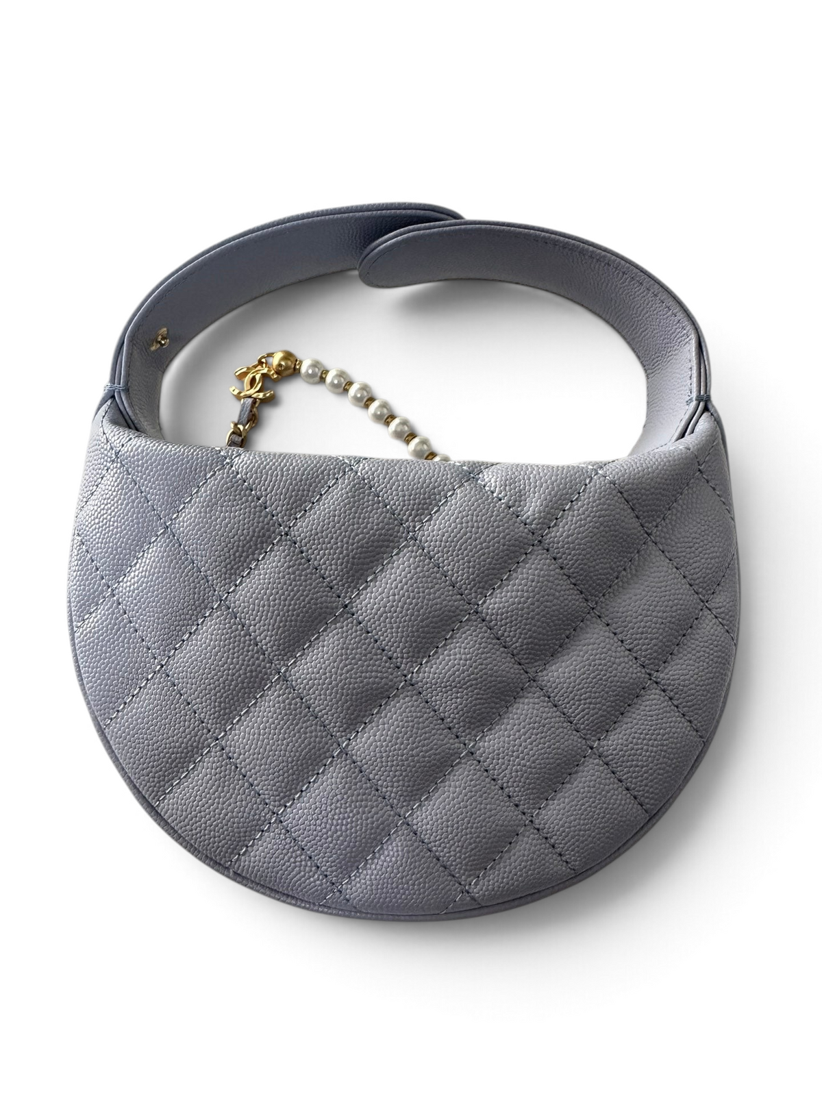 SWORD LUXURY marka, inci detaylı zincire sahip, kapitone dokulu lila rengi deri mini hobo çanta.