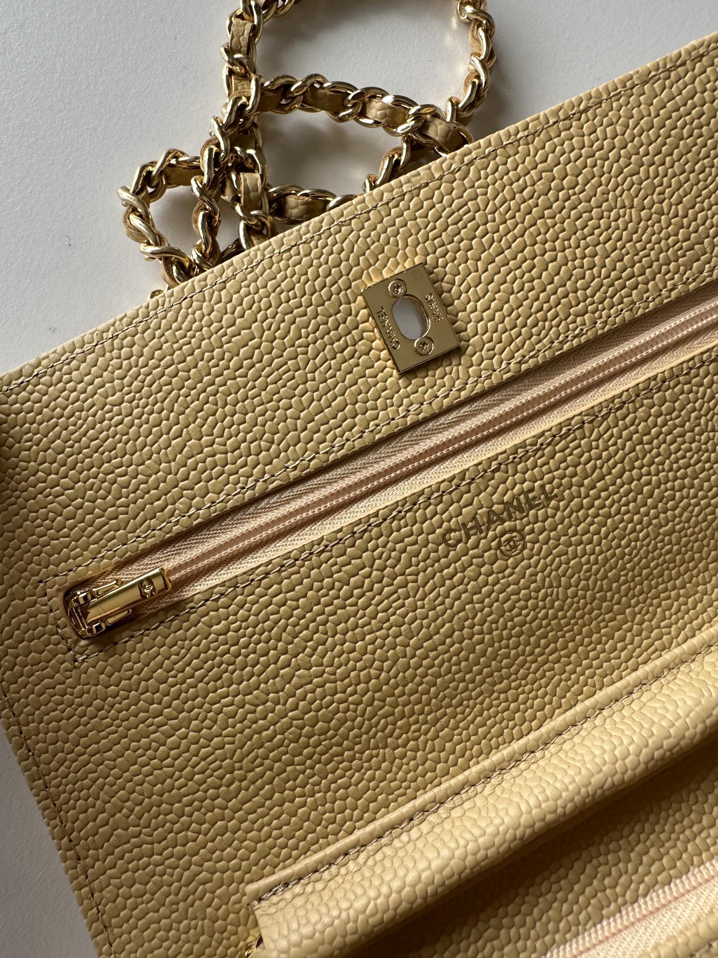Quilted Classic Wallet on Chain