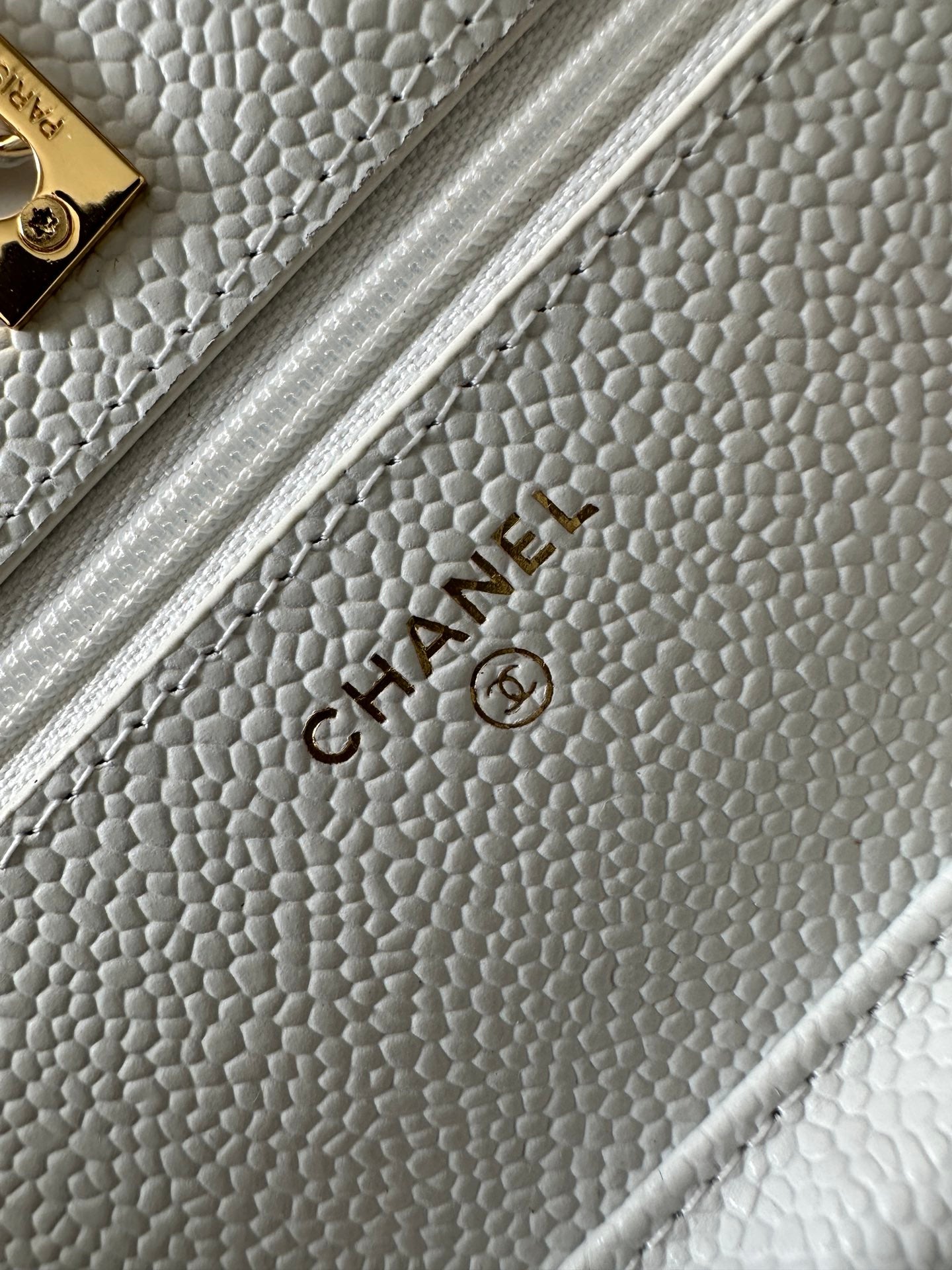 Quilted Classic Wallet on Chain