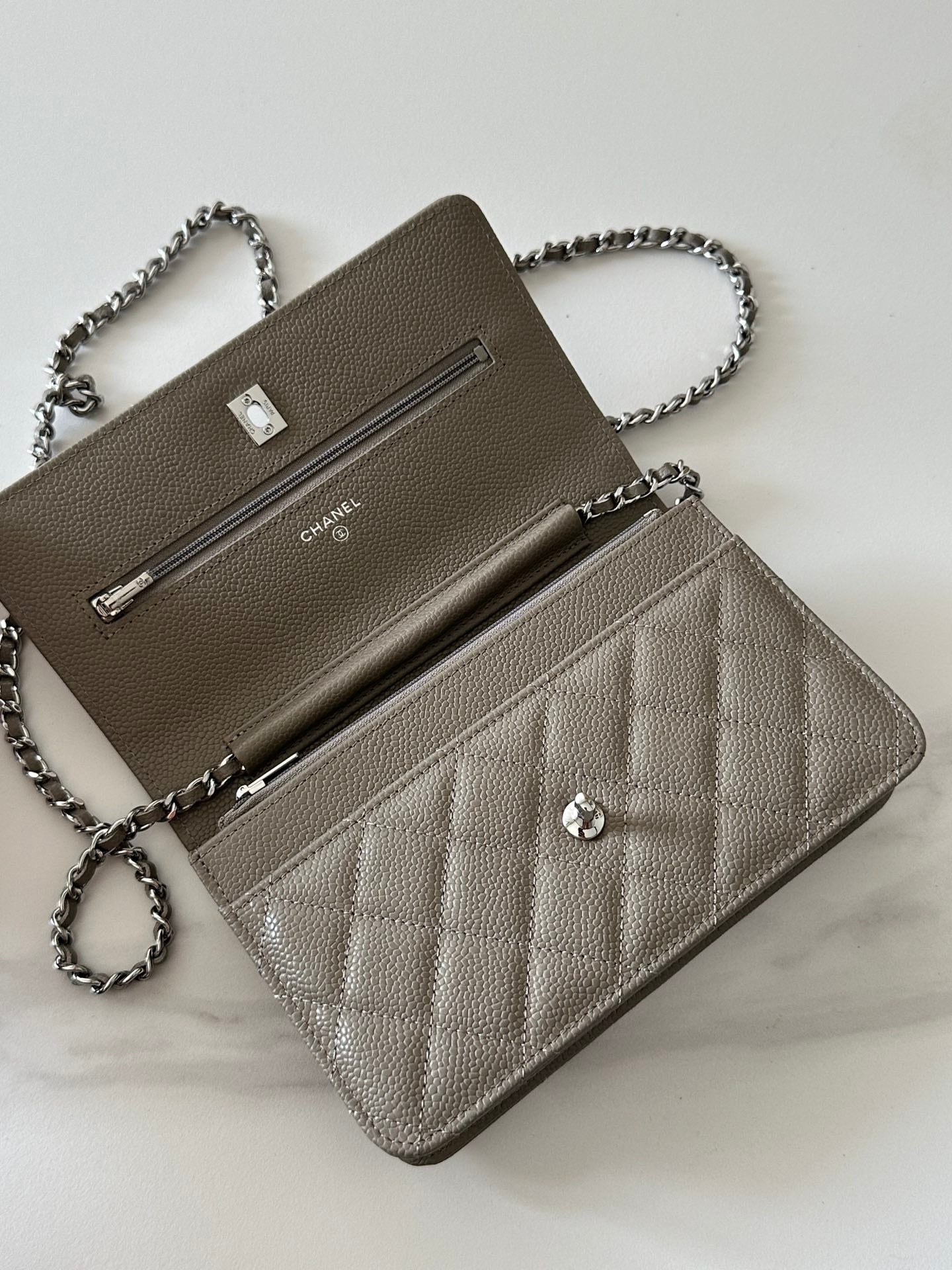 Quilted Classic Wallet on Chain