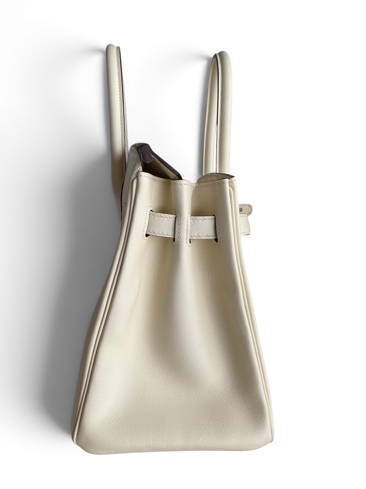 SWORD LUXURY marka, beyaz Swift dana derisinden üretilmiş, 25 cm boyutunda zarif Hermès Birkin çanta kutusunda.