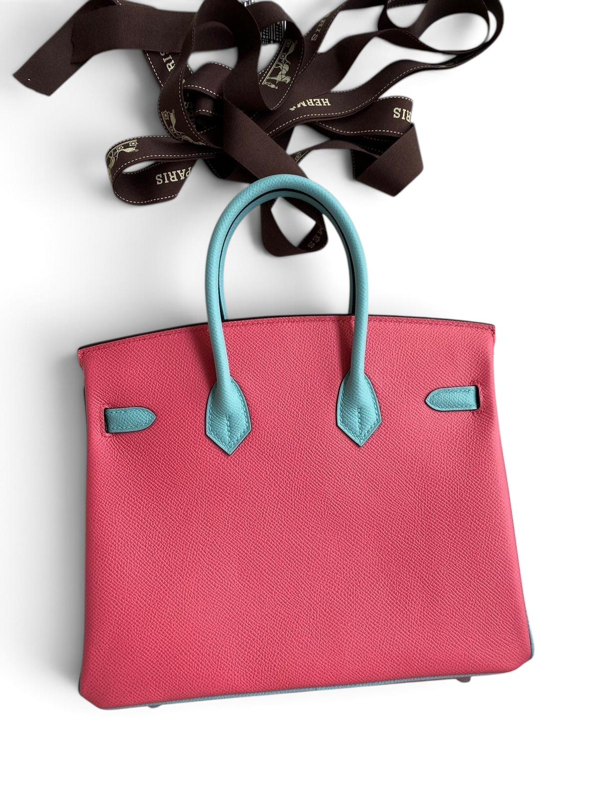 SWORD LUXURY marka, pembe ve mavi iki tonlu Epsom deri Hermès Birkin 25cm çanta, kutusu içinde.