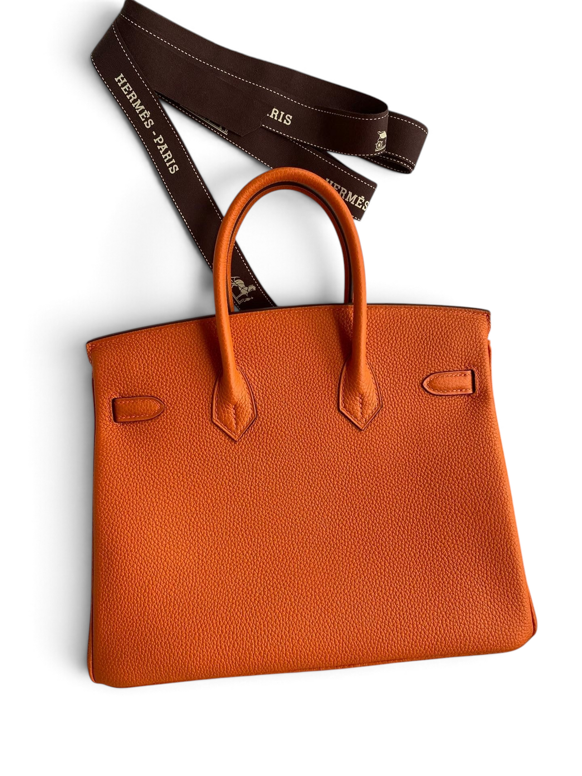 SWORD LUXURY imzalı, ikonik turuncu Togo deri Hermès Birkin çanta, kutusu ve kurdelesi ile birlikte.