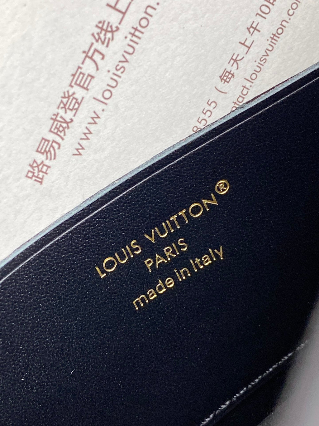 Wallet On Chain – LV Bloom Collection