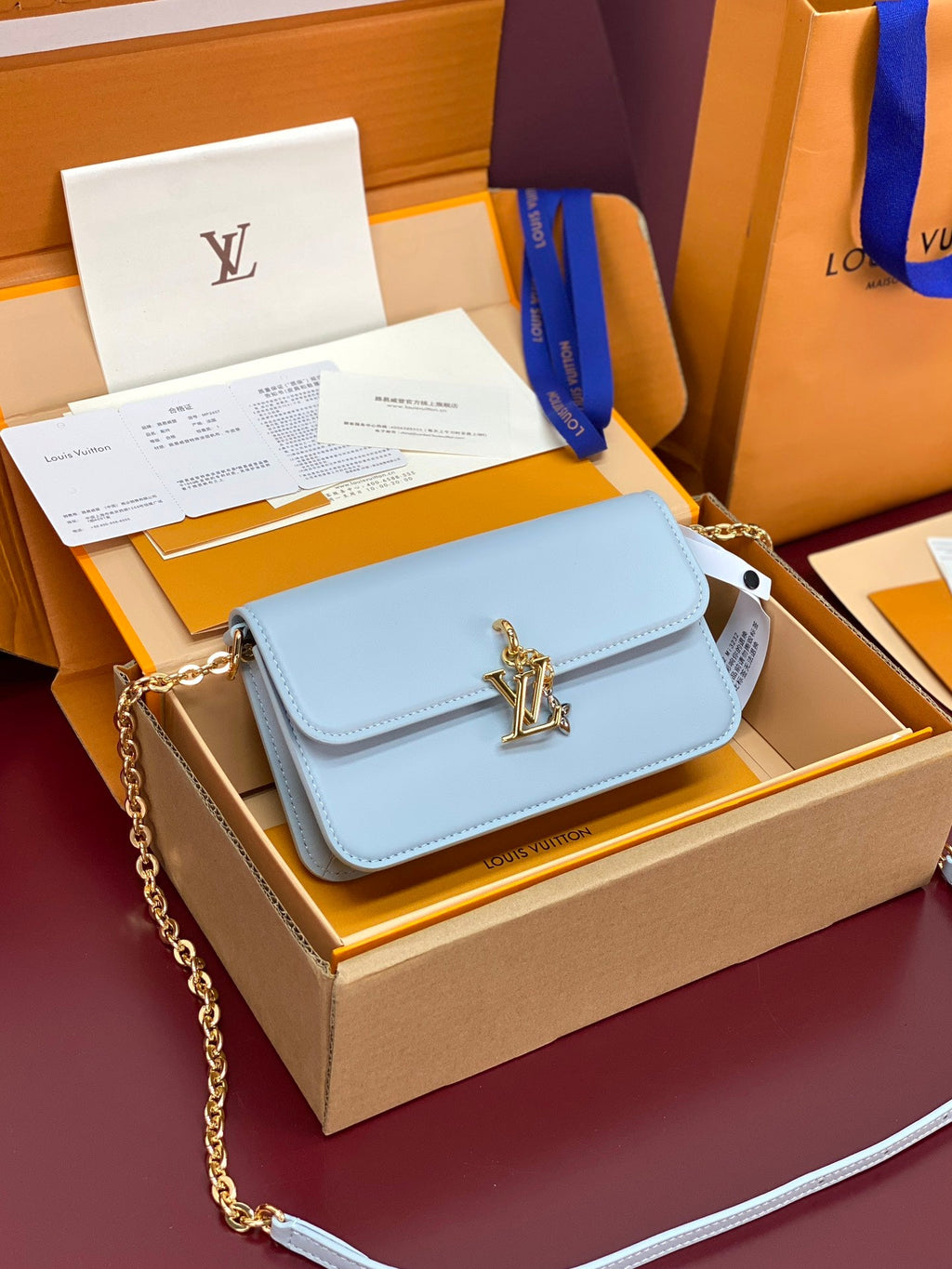 Wallet On Chain – LV Bloom Collection