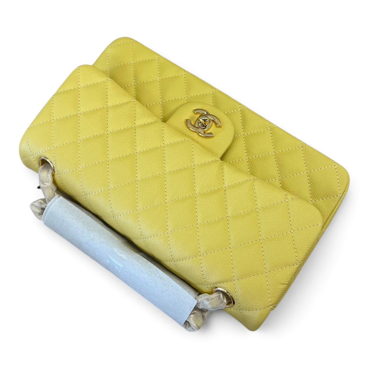 SWORD LUXURY sarı kapitone caviar deri Chanel Classic Double Flap çanta, ikonik CC kilitli ve zincir askılı