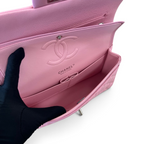 SWORD LUXURY marka pembe kapitone caviar deri Chanel Classic Double Flap çanta iç detay görünümü