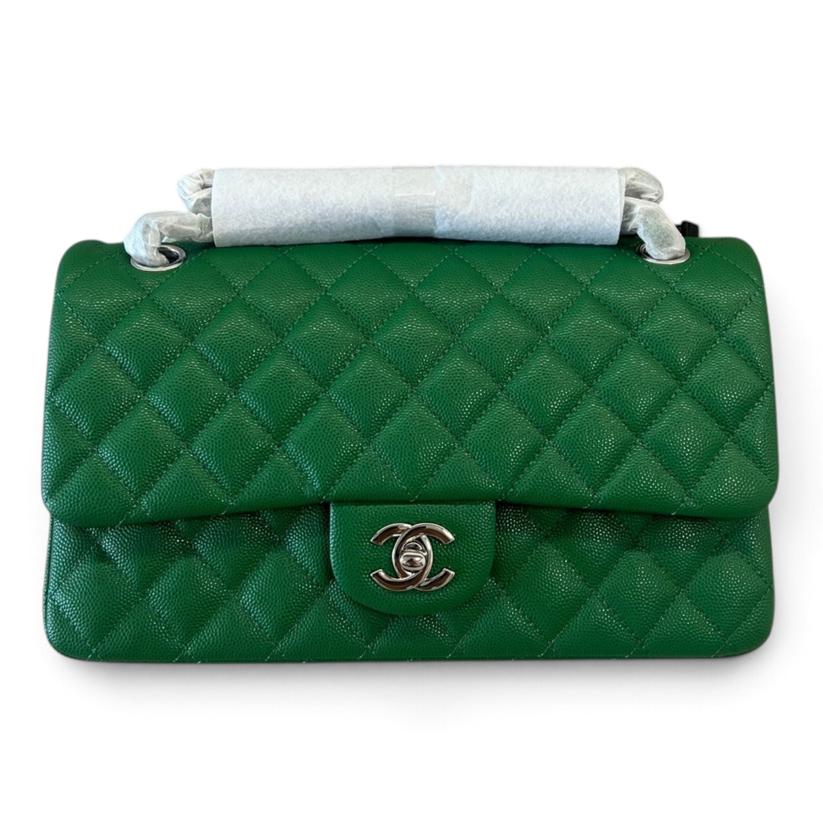 SWORD LUXURY imzalı, elmas kapitone desenli, yeşil caviar deri Chanel Classic Double Flap çanta.