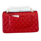 SWORD LUXURY kırmızı kapitone caviar deri Chanel Classic Double Flap çanta, arkadan görünüm