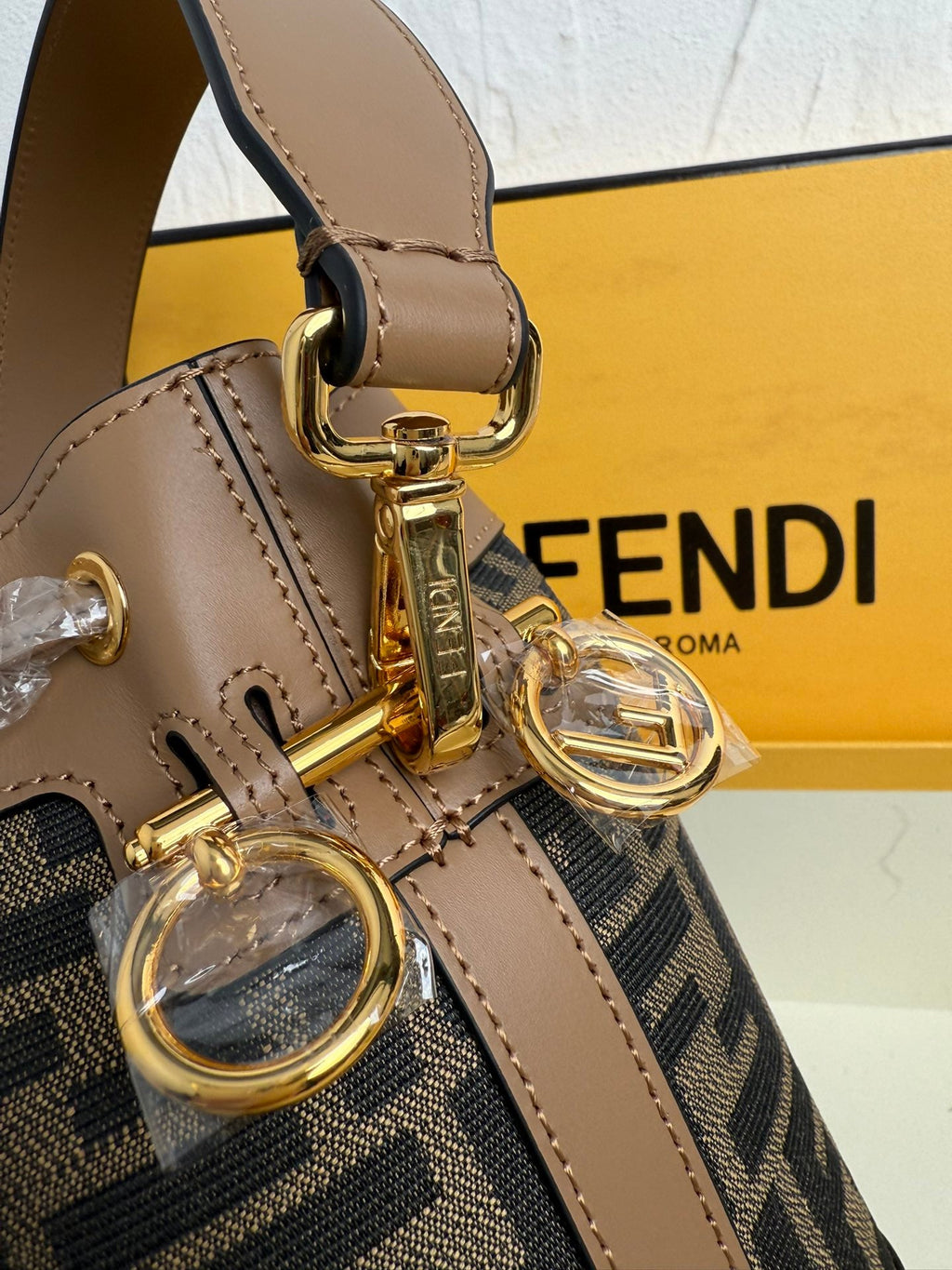 Mon Tresor Bucket Bag