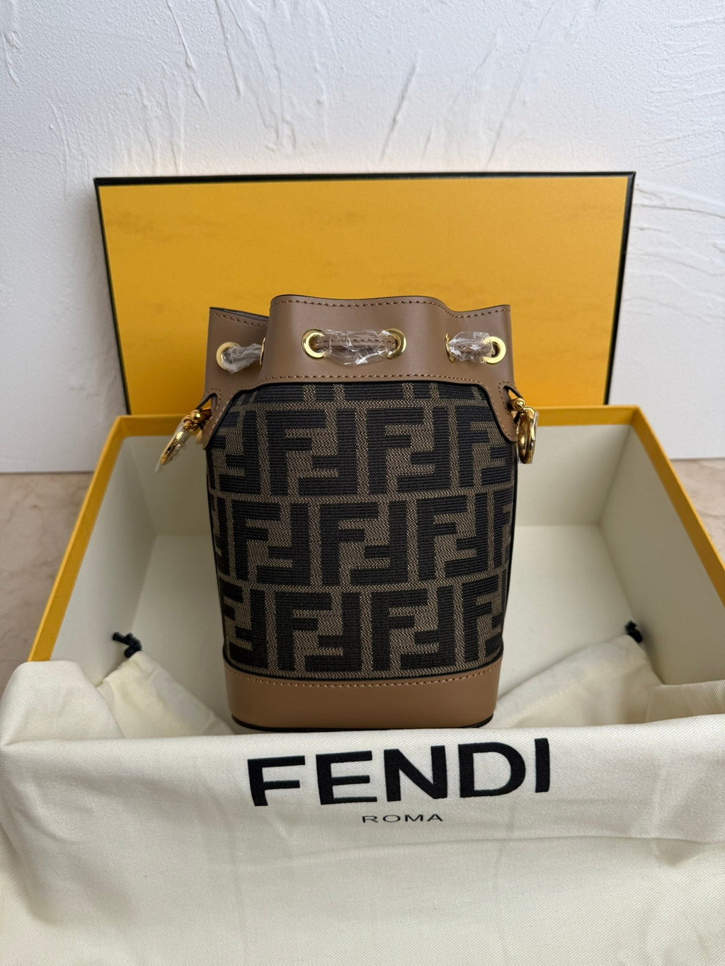 Mon Tresor Bucket Bag