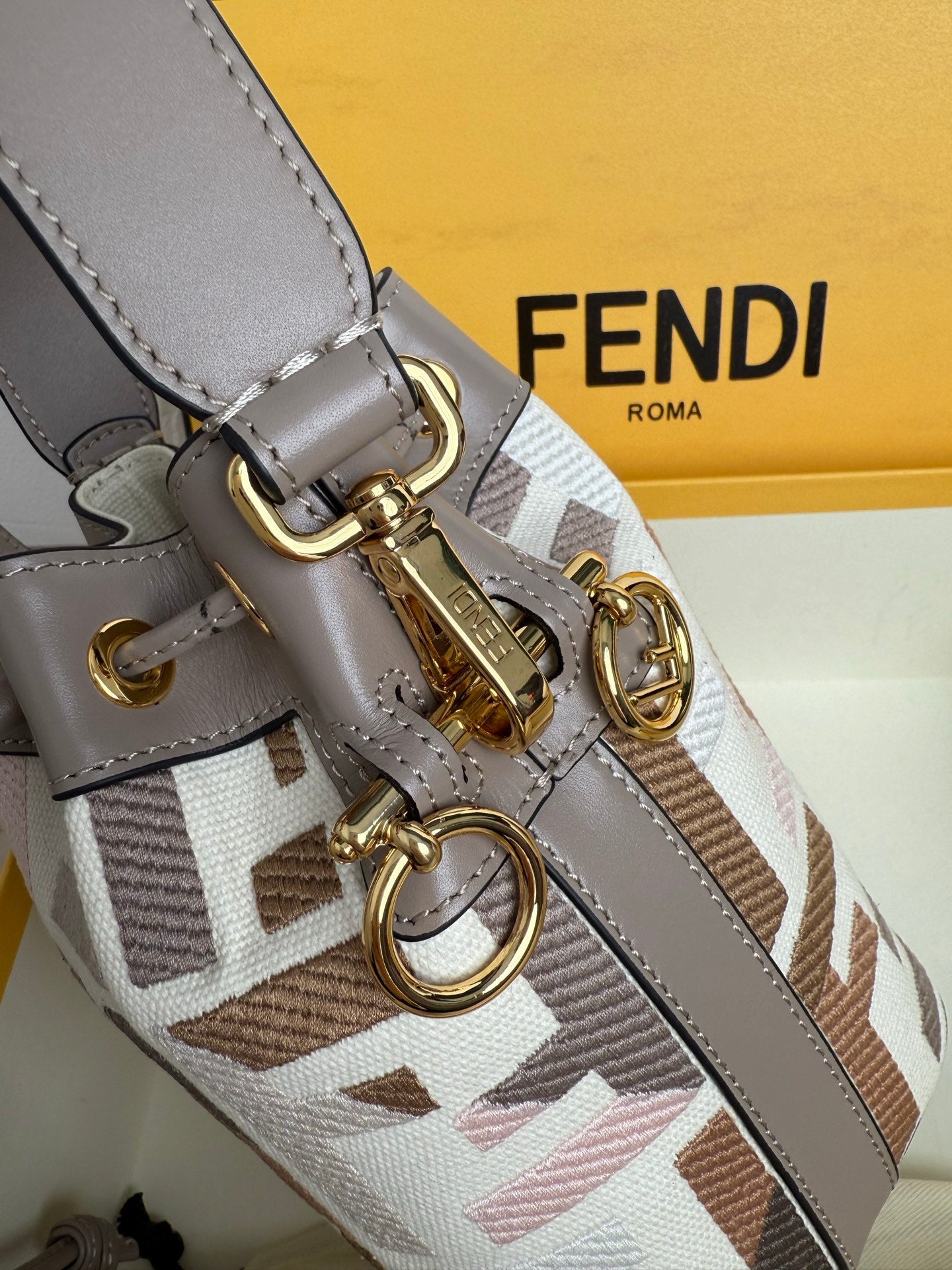 Mon Tresor Bucket Bag
