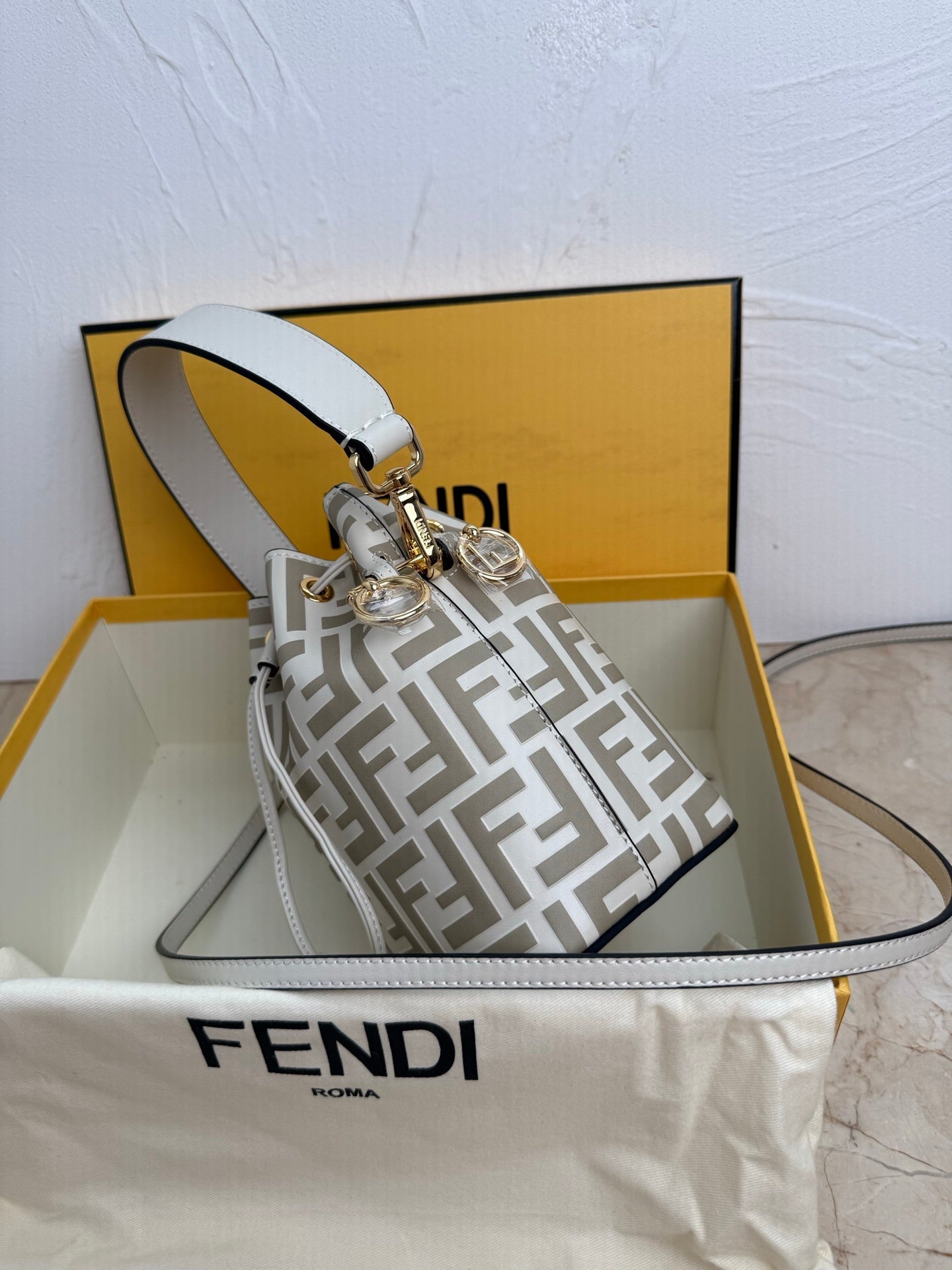 Mon Tresor Bucket Bag