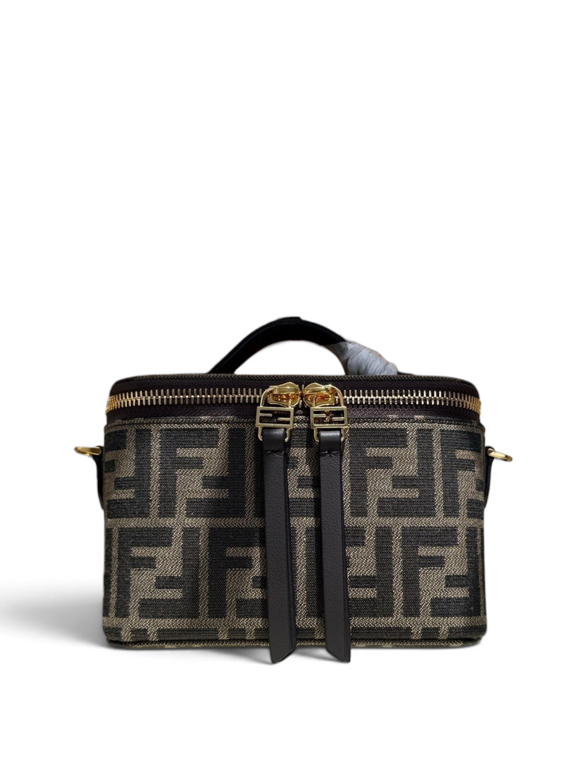 SWORD LUXURY Fendi Vanity Case çanta, ikonik FF logolu, altın donanımlı, üst saplı ve çıkarılabilir omuz askılı.