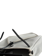 SWORD LUXURY Herbag 31 çanta, bej kanvas gövde ve siyah deri detaylara sahip, şık ve yapılandırılmış tasarım.