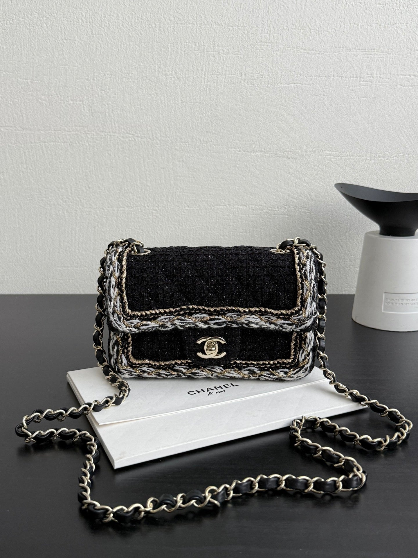 25 Tweed Flap Shoulder Bag