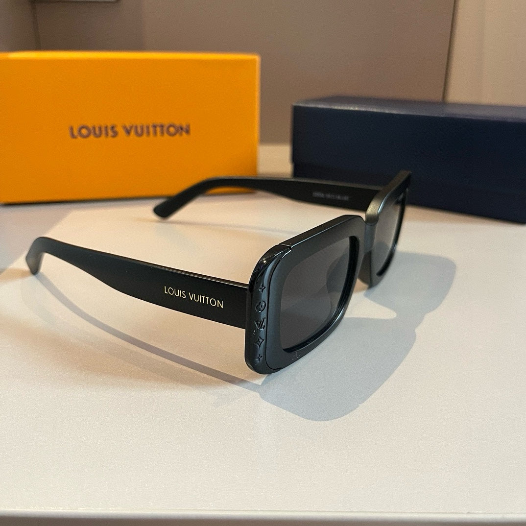 Minimal Monogram Square Sunglasses