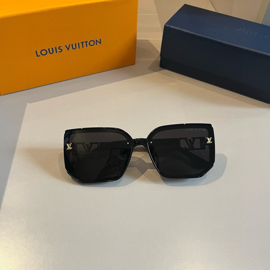 Crystal Detail Black Square Sunglasses