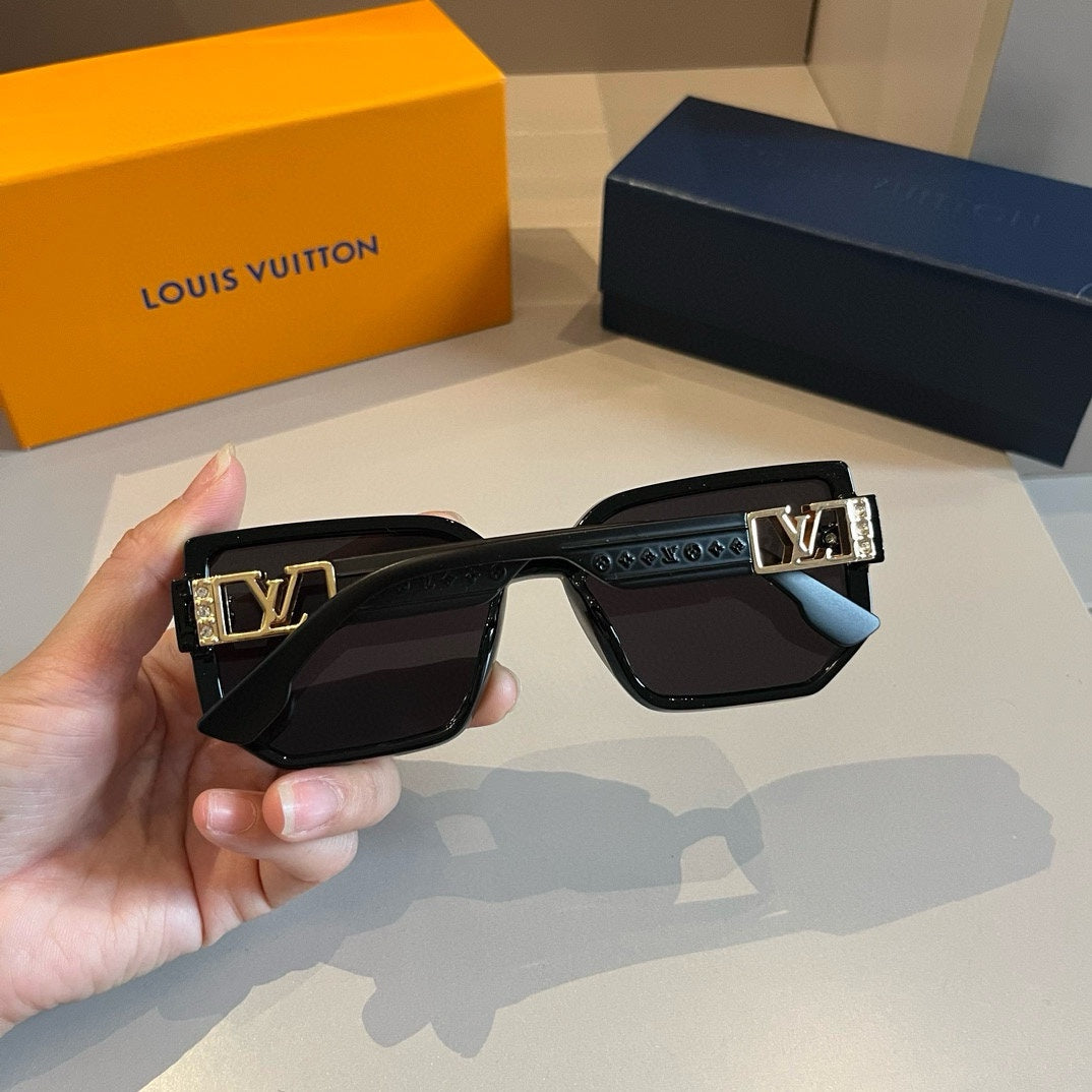 Crystal Detail Black Square Sunglasses