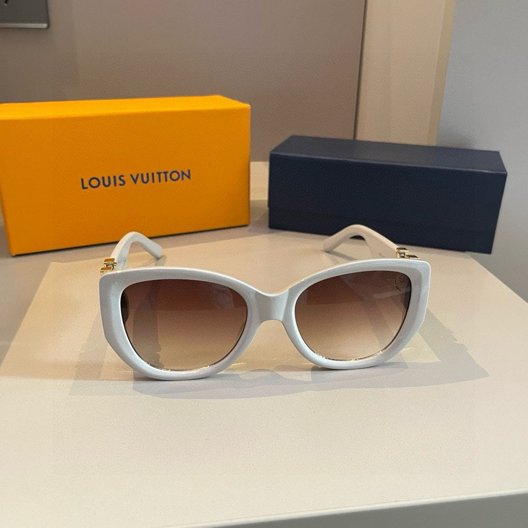 Gradient Lens Aviator Sunglasses