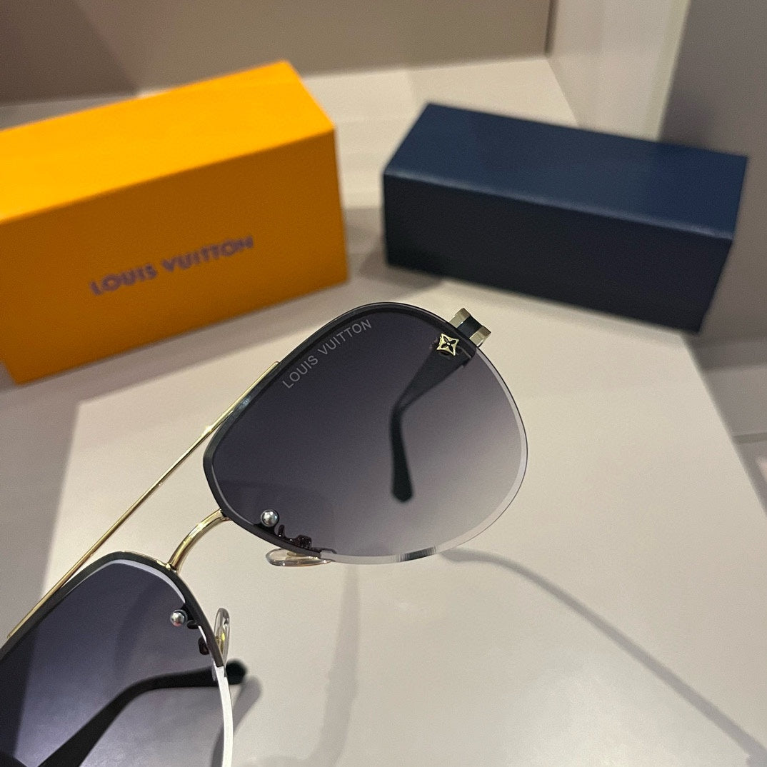 Gradient Lens Aviator Sunglasses