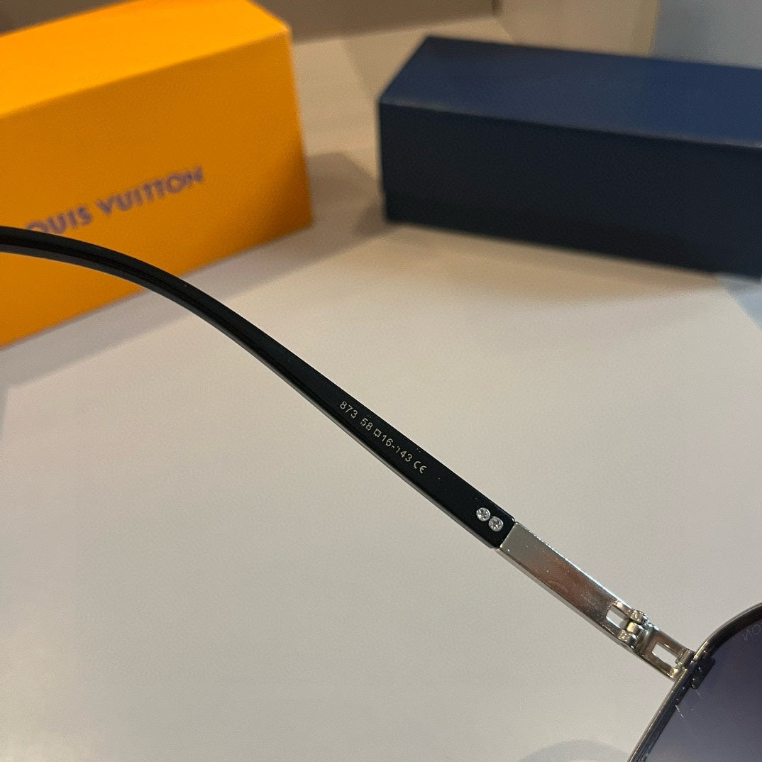 Silver Frame Gradient Aviator Sunglasses