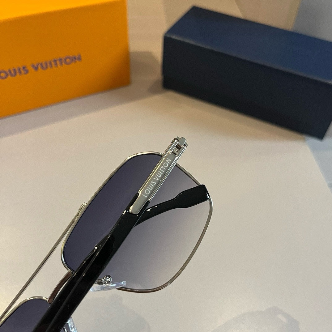 Silver Frame Gradient Aviator Sunglasses