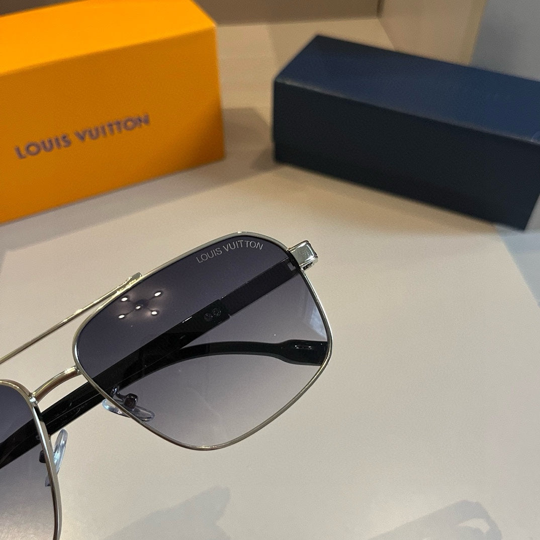 Silver Frame Gradient Aviator Sunglasses
