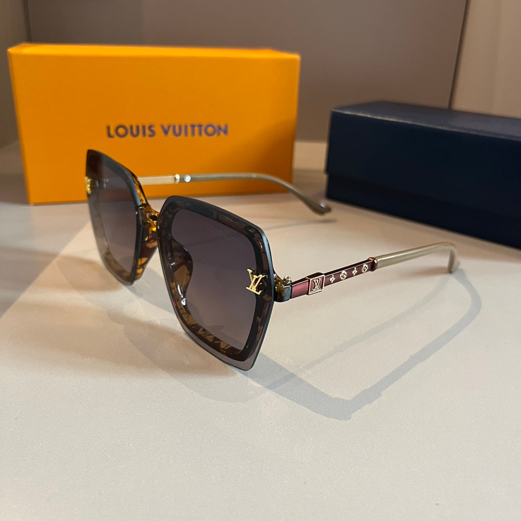 Tortoise Frame Gold Accent Sunglasses