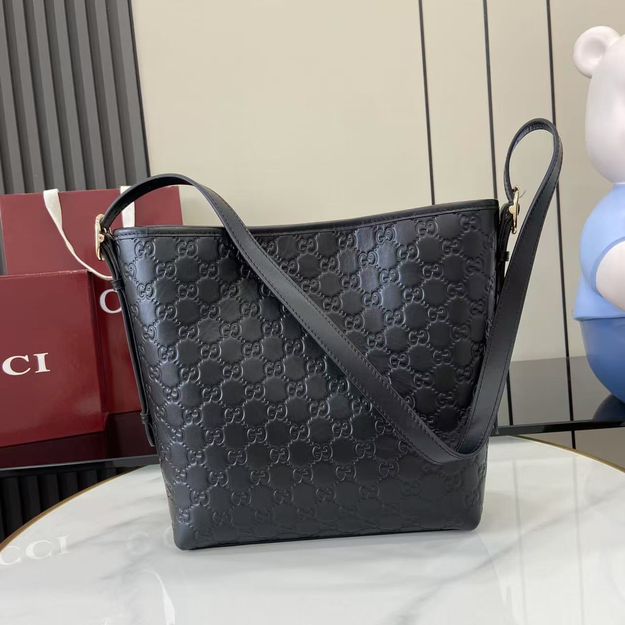 GG Emblem Black Leather Shoulder Bag