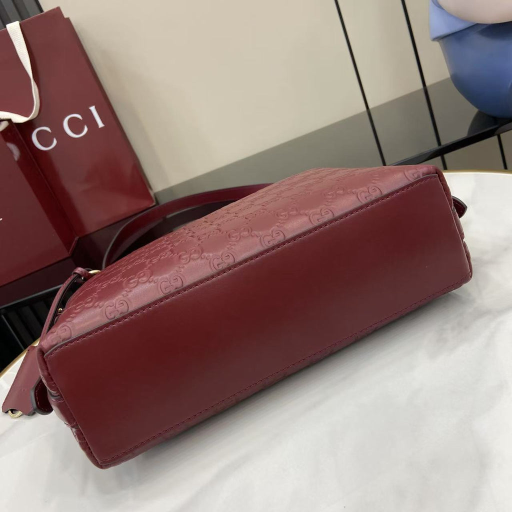 GG Emblem Leather Shoulder Bag