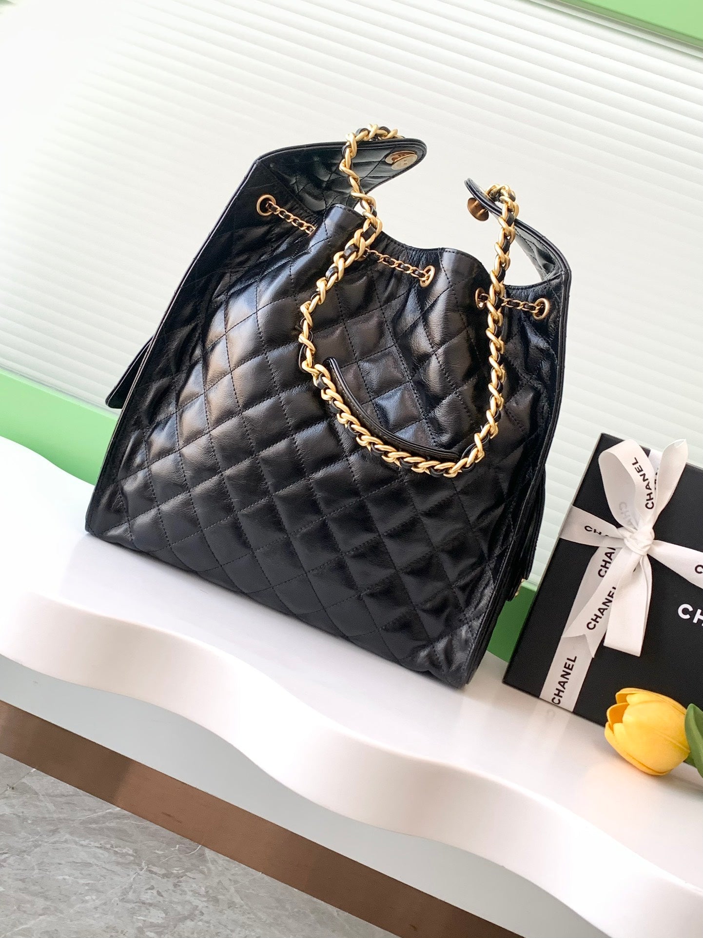 25 Large Quilted Handbag