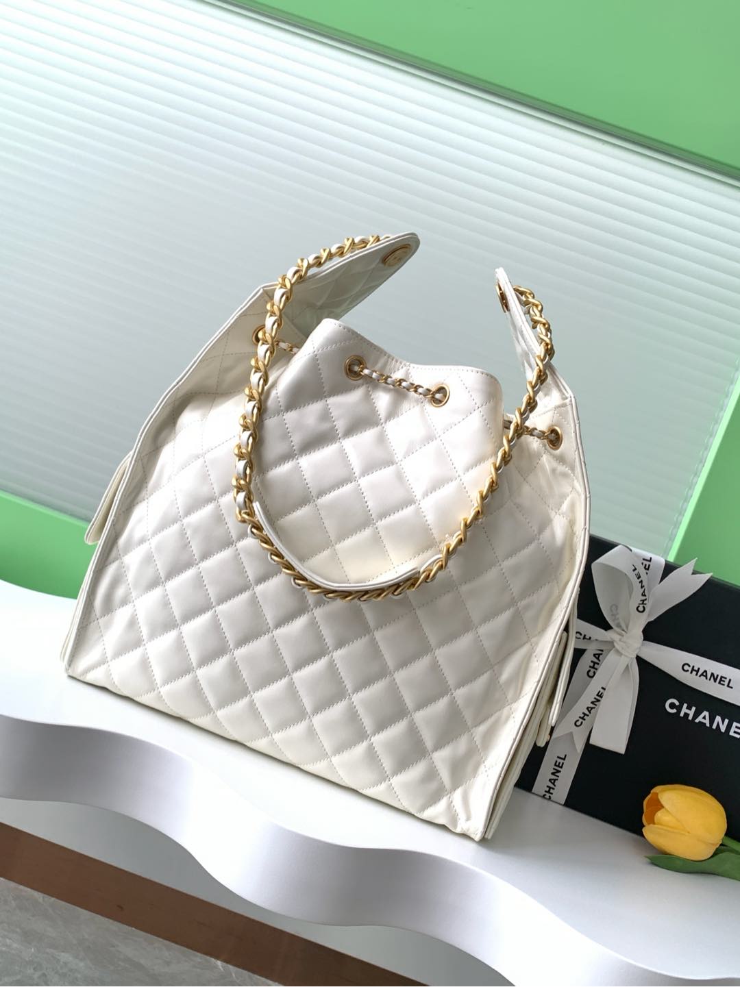 25 Large Quilted Handbag