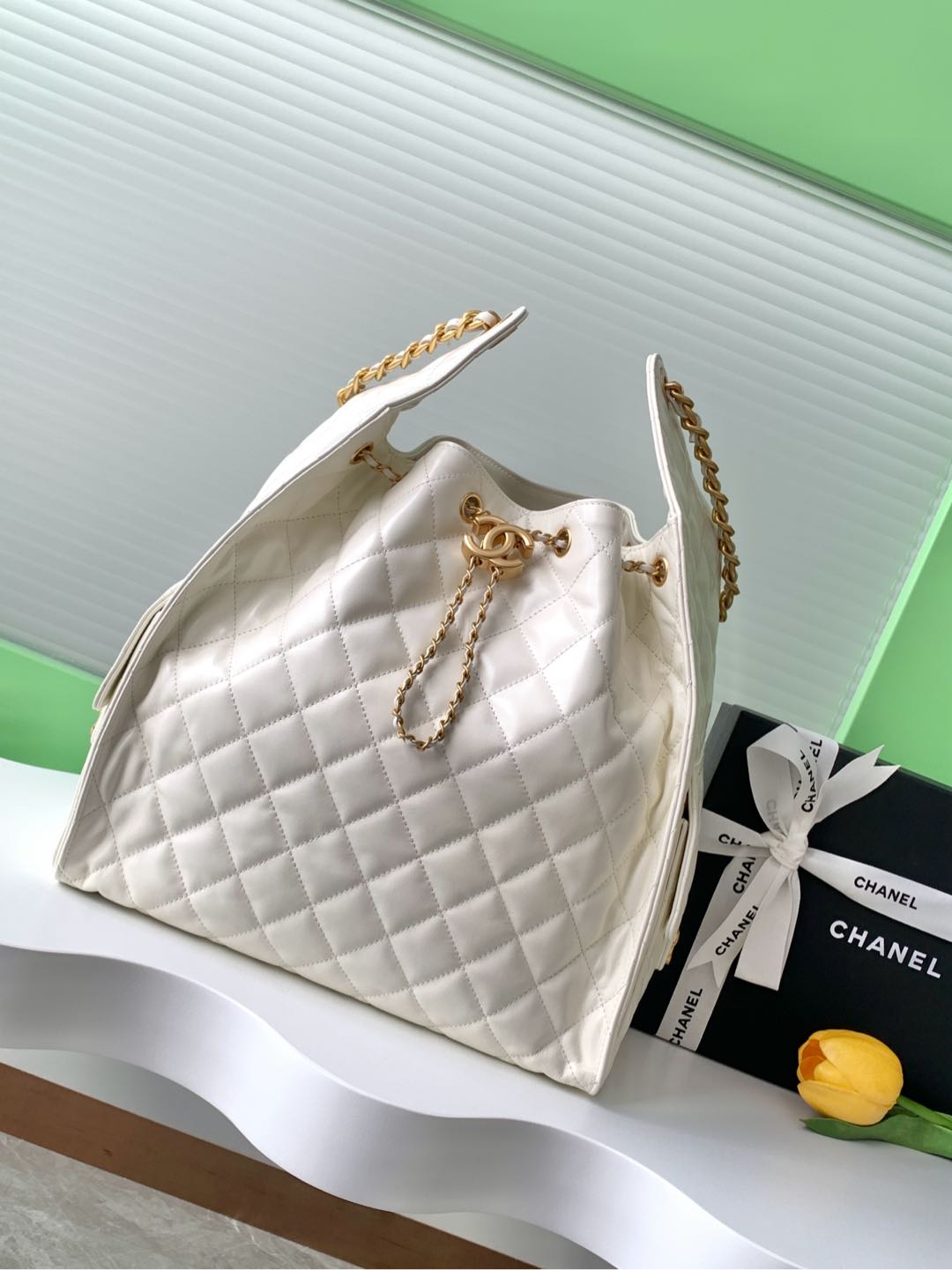 25 Large Quilted Handbag