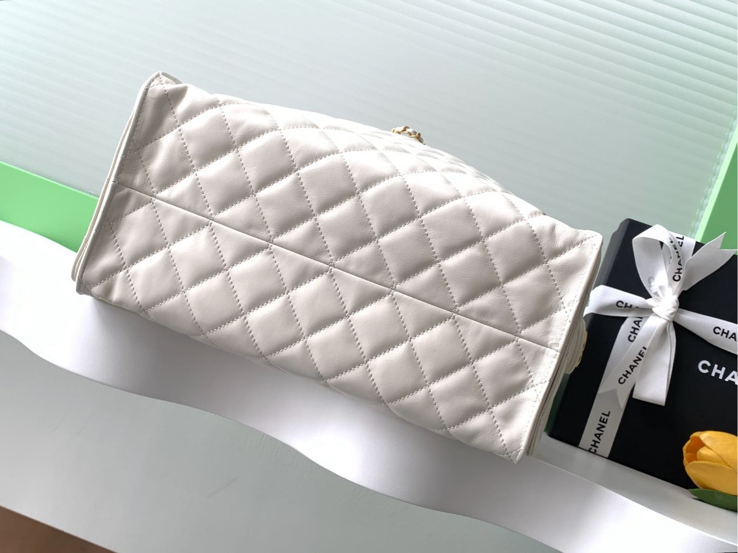 25 Large Quilted Handbag