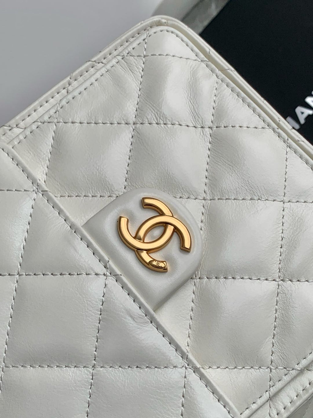 25 Large Quilted Handbag