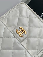 25 Large Quilted Handbag