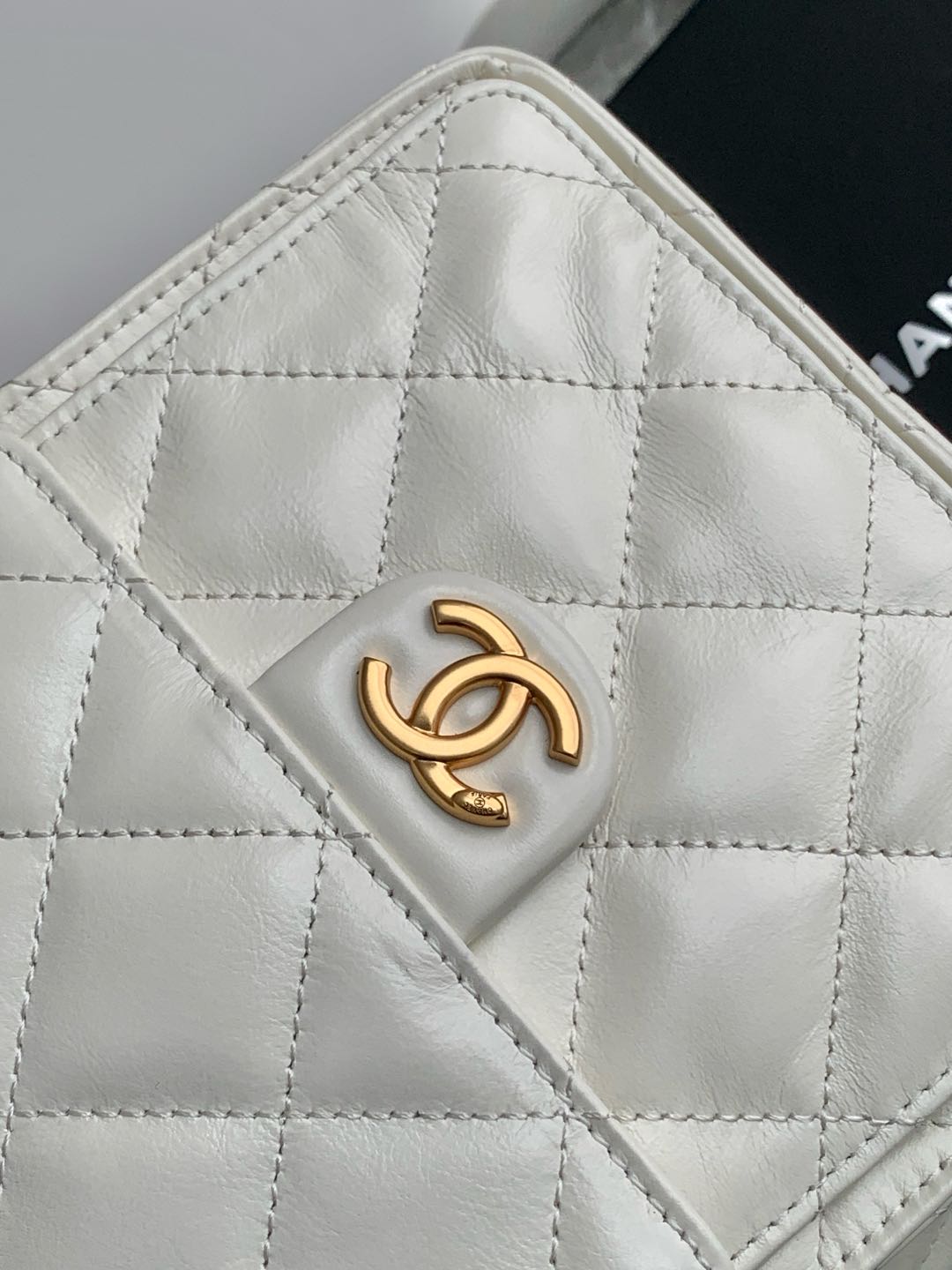 25 Large Quilted Handbag
