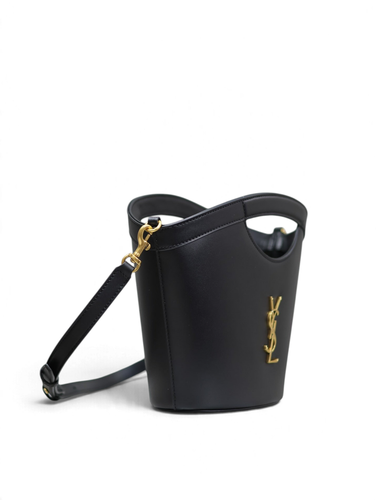 SWORD LUXURY imzalı, altın YSL logolu, siyah deri Cassandra mini tote çanta, çıkarılabilir omuz askılı.