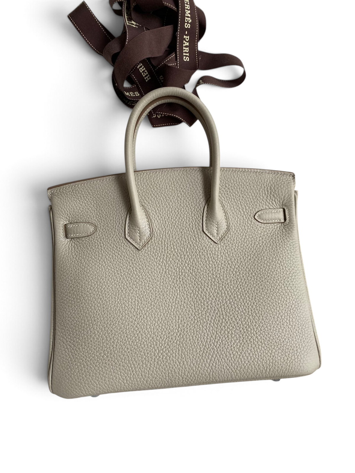 SWORD LUXURY marka, gri renkli, dokulu Togo deri Hermès Birkin 30 çanta, kutusu içinde üstten görünüm.